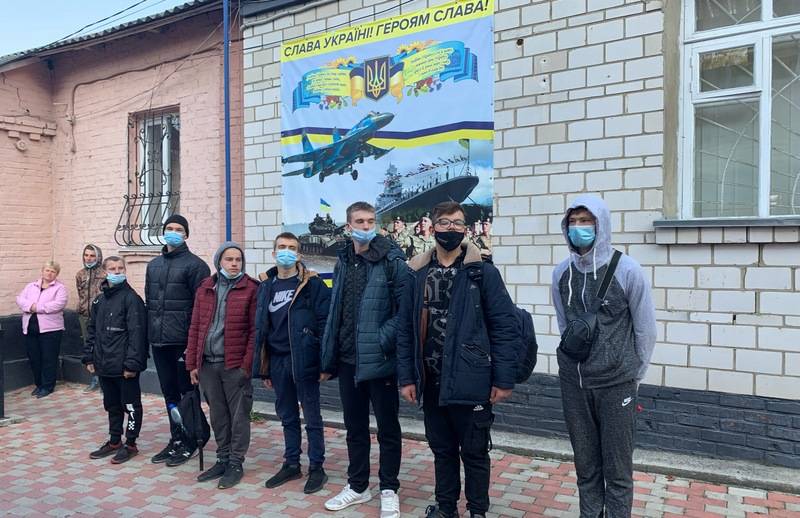 У Макарівській громаді відправили призовників до лав ЗСУ