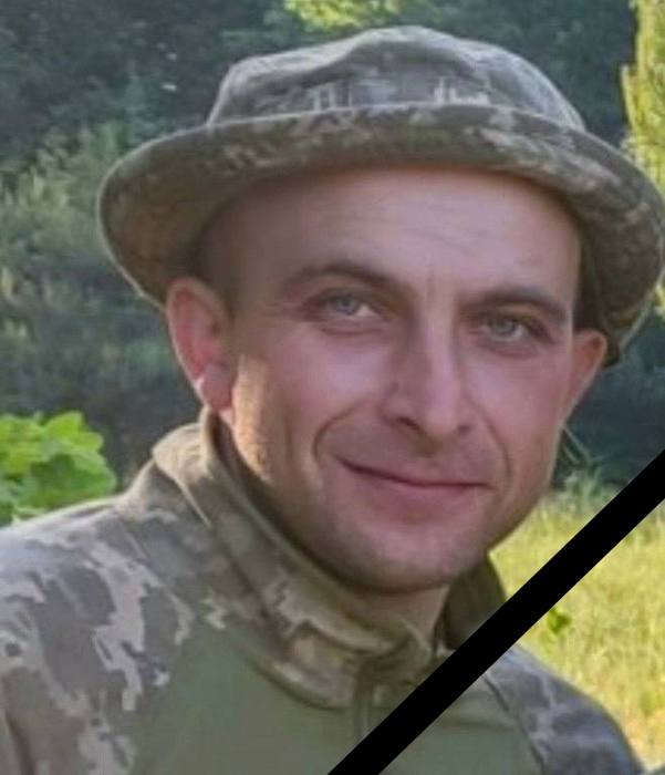 Макарівська громада попрощалася із захисником України Олександром Грицьковим