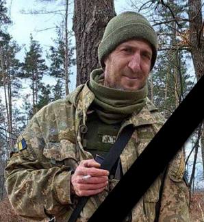 Макарівщина зі сльозами на очах та дощем зустрічала і проводжала в останню дорогу свого Героя