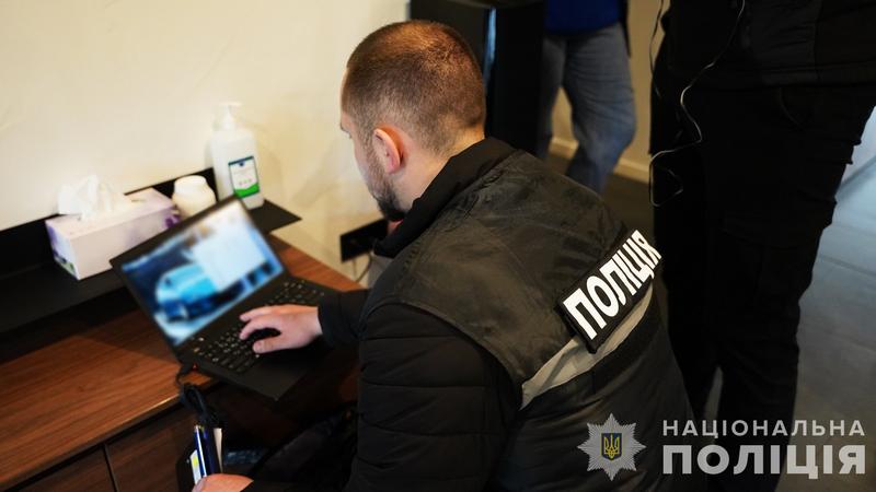 Викрито міжнародне злочинне угруповання, яке ошукало «інвесторів» ЄС на сотні тисяч євро, – кіберполіція