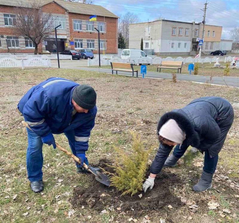 До Всесвітнього дня Землі в Гавронщинському старостинському окрузі відбулася акція “Посади своє дерево”