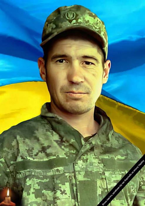 Знову громада стоятиме навколішки, проводжаючи в останню путь героя, що повернувся на щиті…