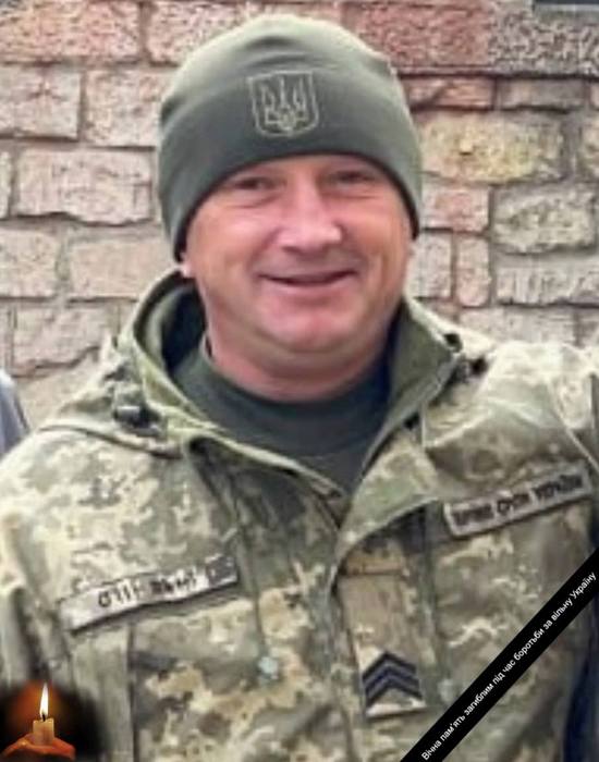 Знову громада стоятиме навколішки, проводжаючи в останню путь героя, що повернувся на щиті…
