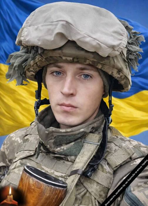 Знову громада стоятиме навколішки, проводжаючи в останню путь героя, що повернувся на щиті…