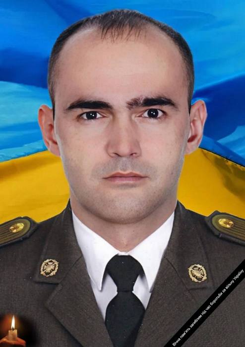 Знову громада стоятиме навколішки, проводжаючи в останню путь героя, що повернувся на щиті…