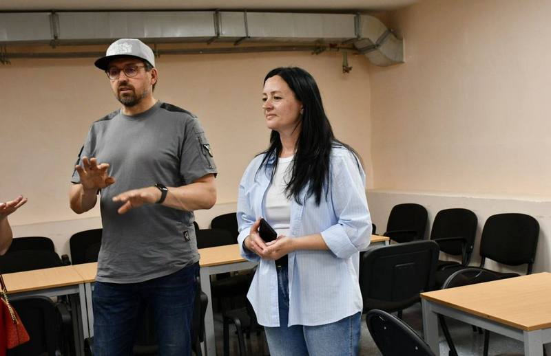 Мер міста Вандліц відвідує укриття Макарівського ліцею №2