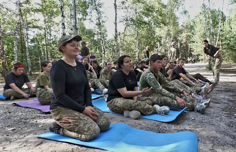 Учасники курсу виконують практичні вправи в межах навчальної програми