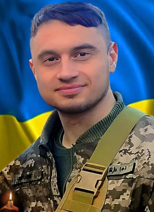 Знову громада стоятиме навколішки, проводжаючи в останню путь героя, що повернувся на щиті…