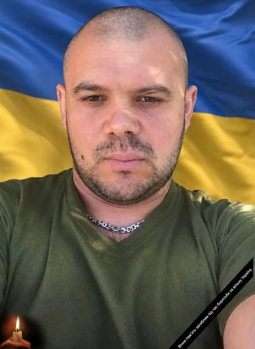 Знову громада стоятиме навколішки, проводжаючи в останню путь героя, що повернувся на щиті…