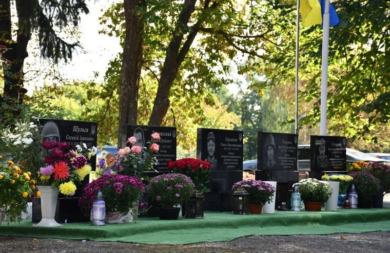 Три імені. Три життя. Три родини, для яких війна назавжди змінила все